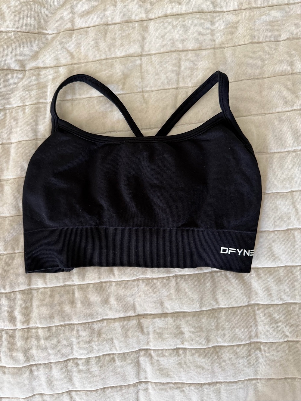 Dfyne Black Seamless Strappy Sports Bra